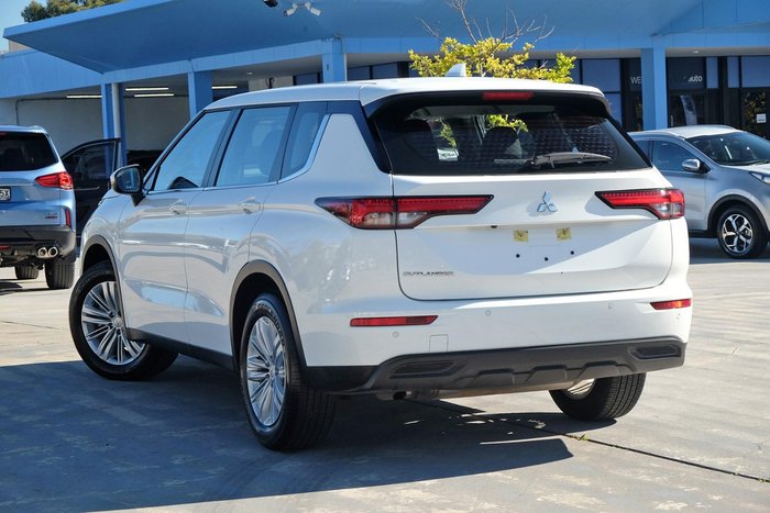 2024 Mitsubishi Outlander ES ZM MY24 White