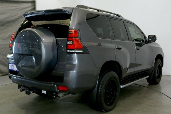 2022 Toyota Landcruiser Prado VX
