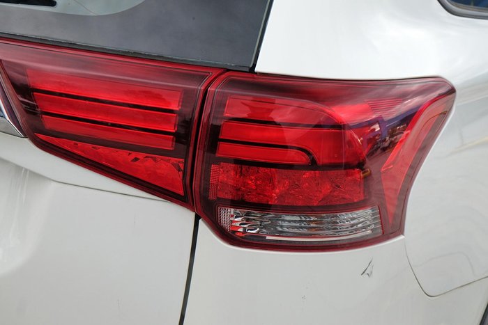 2019 Mitsubishi Outlander ES ZL MY19 AWD White