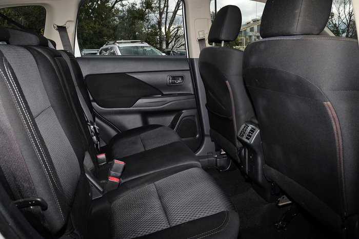 2019 Mitsubishi Outlander ES ZL MY19 AWD White