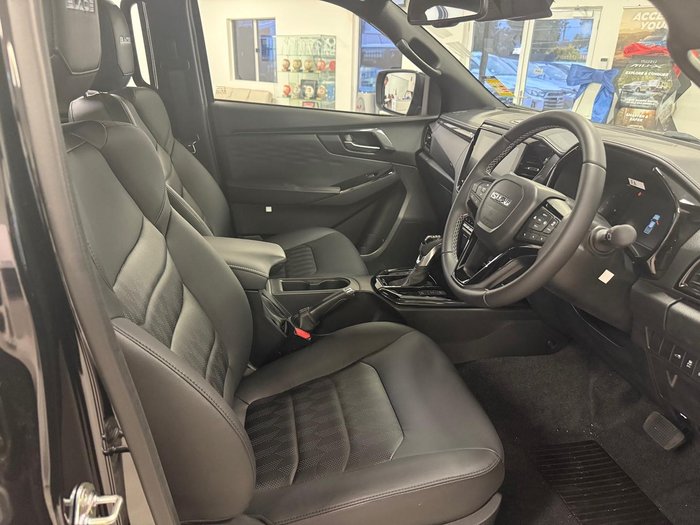 2024 Isuzu D-MAX BLADE