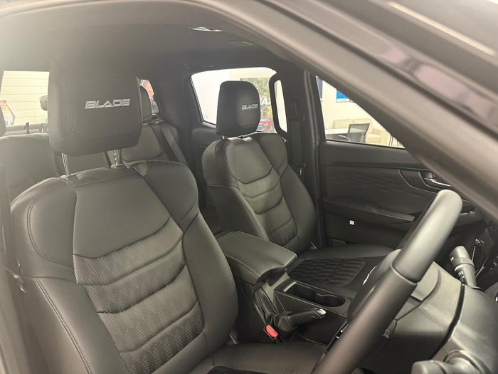 2024 Isuzu D-MAX BLADE