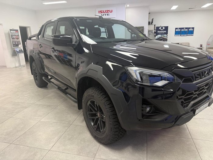 2024 Isuzu D-MAX BLADE