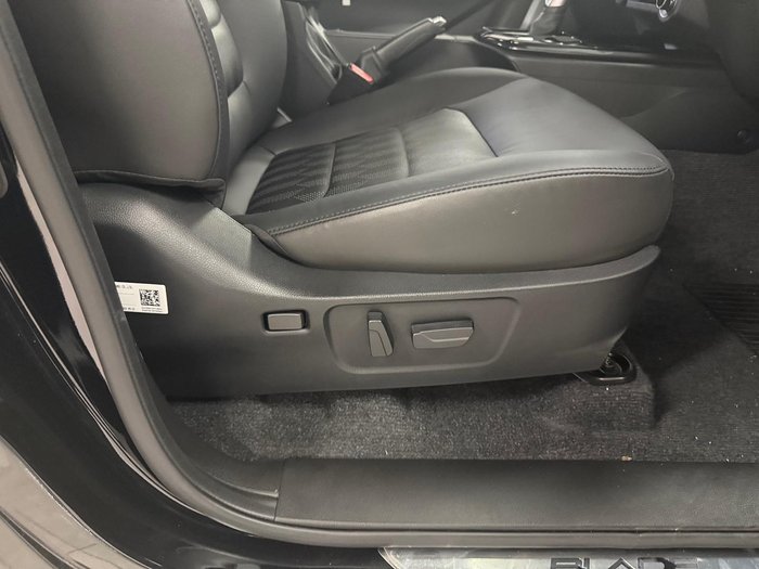 2024 Isuzu D-MAX BLADE
