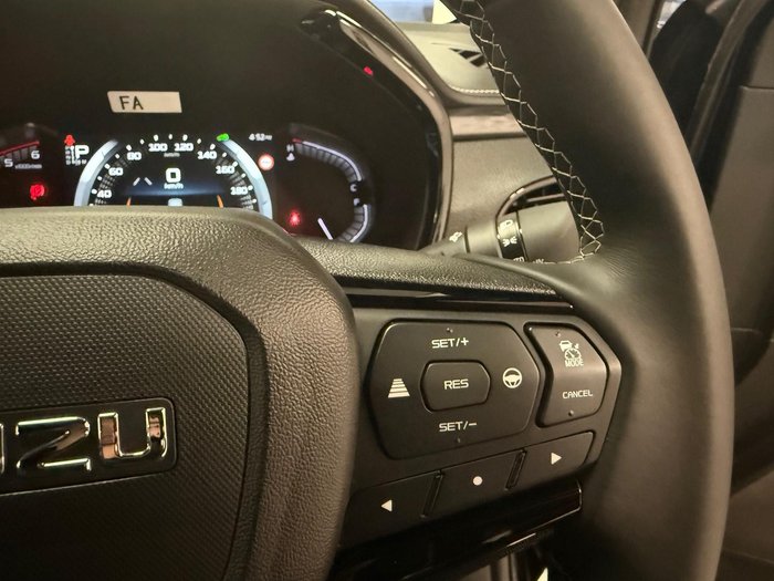 2024 Isuzu D-MAX BLADE