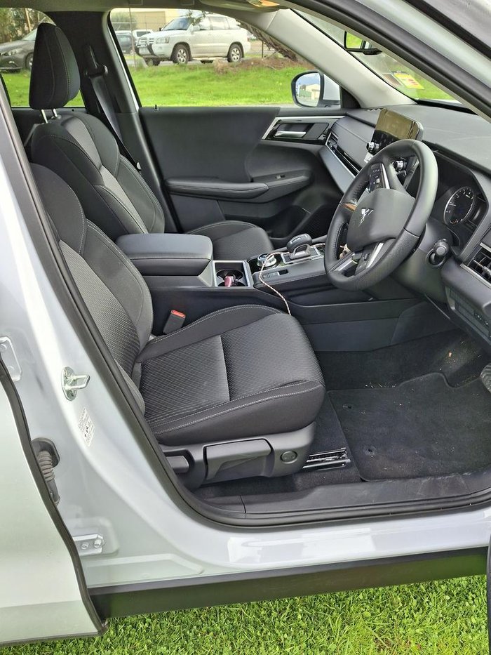 2024 Mitsubishi Outlander LS