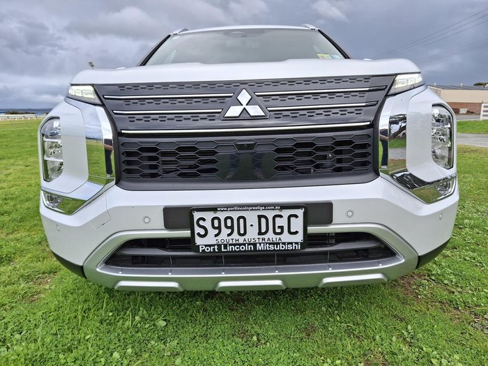 2024 Mitsubishi Outlander LS