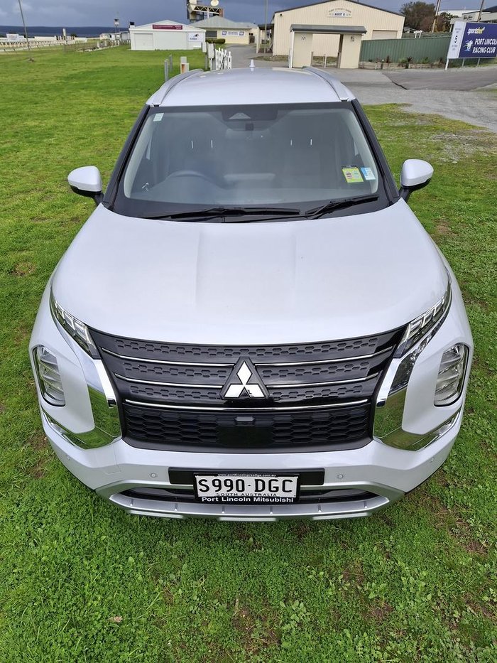 2024 Mitsubishi Outlander LS