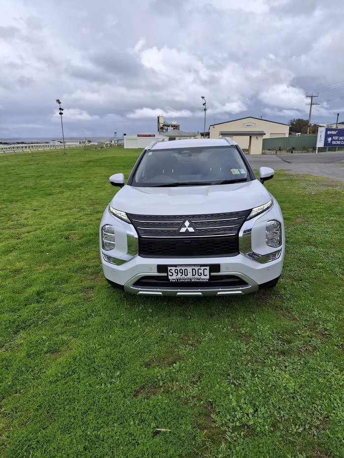2024 Mitsubishi Outlander LS