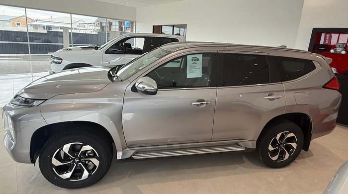 2024 Mitsubishi Pajero Sport GLS