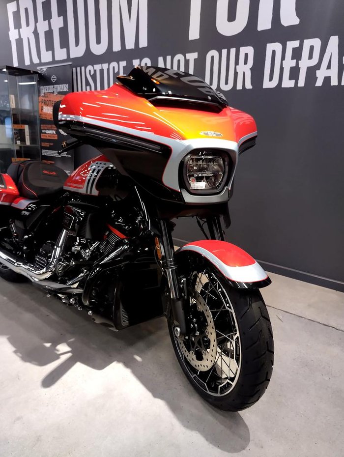 Harley-Davidson CVO Street Glide 121 (FLHXSE) Touring