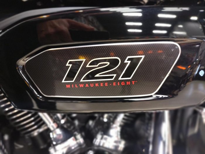 Harley-Davidson CVO Street Glide 121 (FLHXSE) Touring