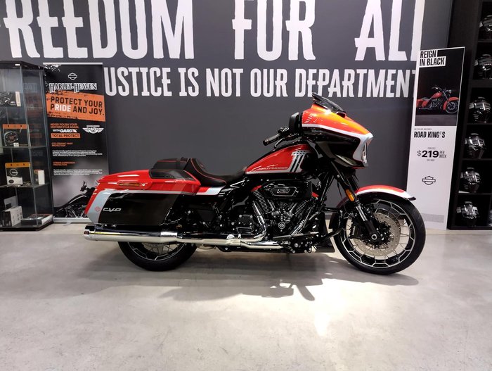 Harley-Davidson CVO Street Glide 121 (FLHXSE) Touring