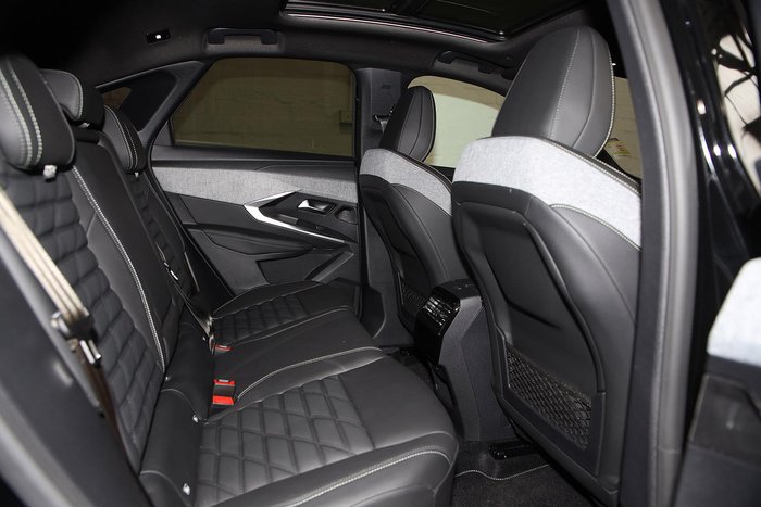 2025 Peugeot 3008 GT Premium Hybrid P64 MY25 Perla Nera Black