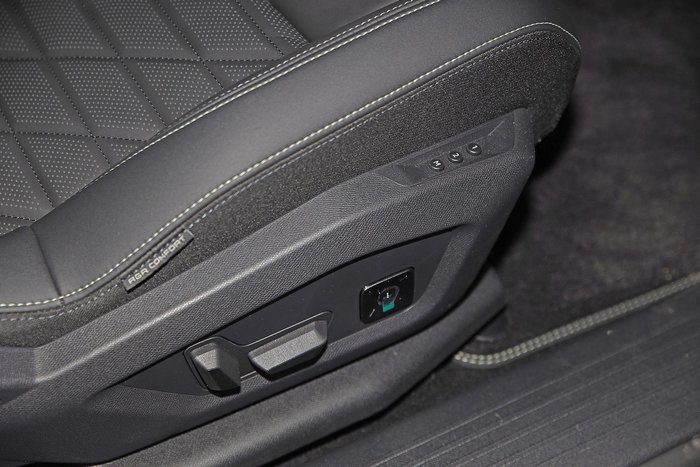 2025 Peugeot 3008 GT Premium Hybrid