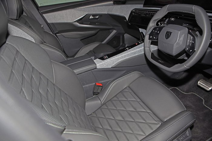 2025 Peugeot 3008 GT Premium Hybrid