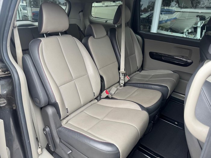 2017 Kia Carnival Platinum