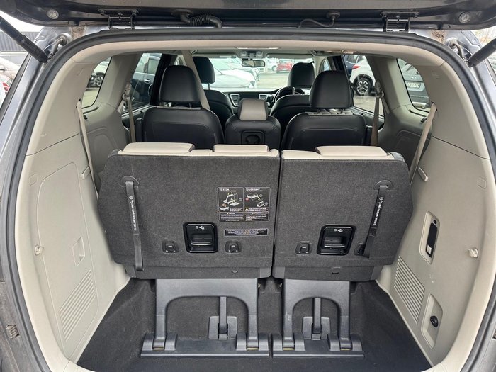 2017 Kia Carnival Platinum