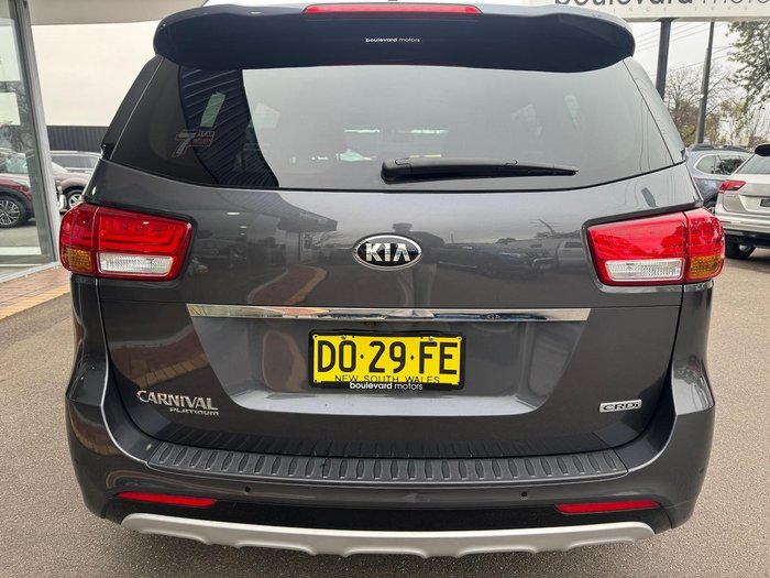 2017 Kia Carnival Platinum