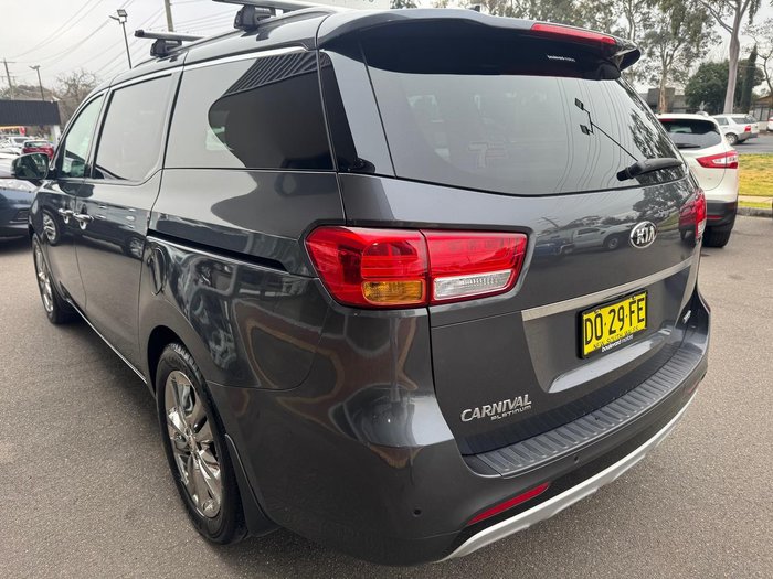 2017 Kia Carnival Platinum