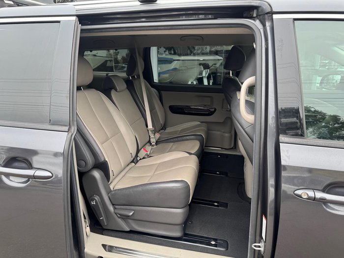 2017 Kia Carnival Platinum