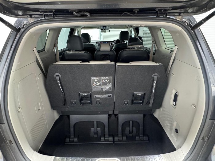 2017 Kia Carnival Platinum