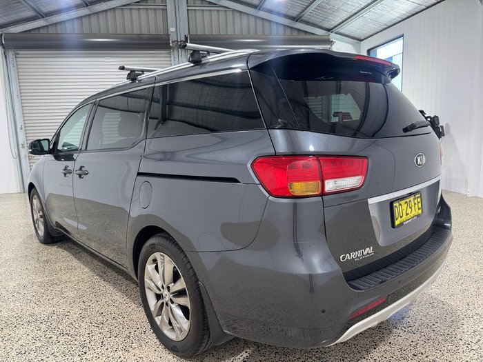 2017 Kia Carnival Platinum