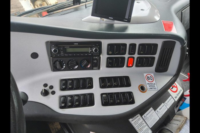 2015 DEMAG AC100 4L
