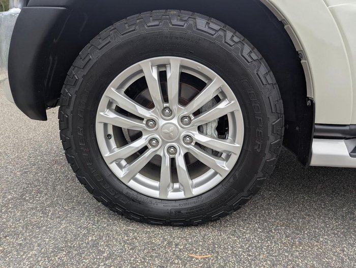 2020 Mitsubishi Pajero Exceed NX MY21 4X4 Dual Range Warm White