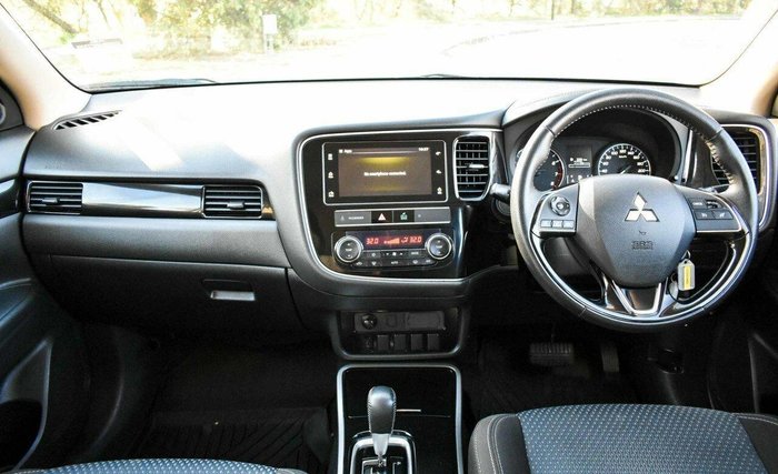 2018 Mitsubishi Outlander ES