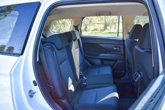 2018 Mitsubishi Outlander ES