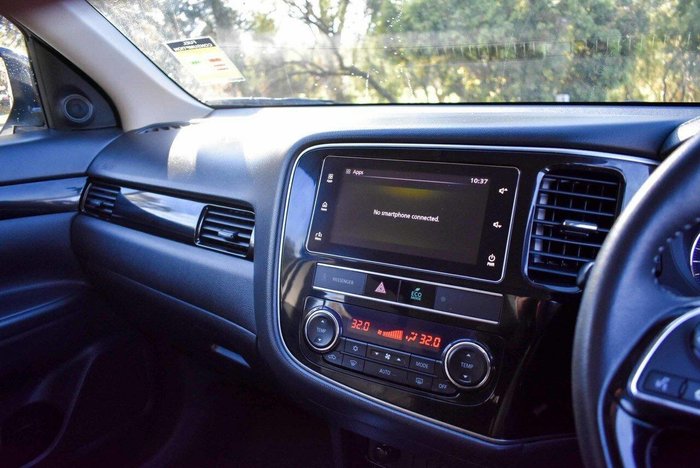2018 Mitsubishi Outlander ES