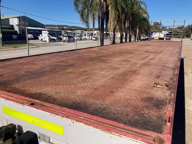 2012 CIMC 13.5M Straight Flat Top Red