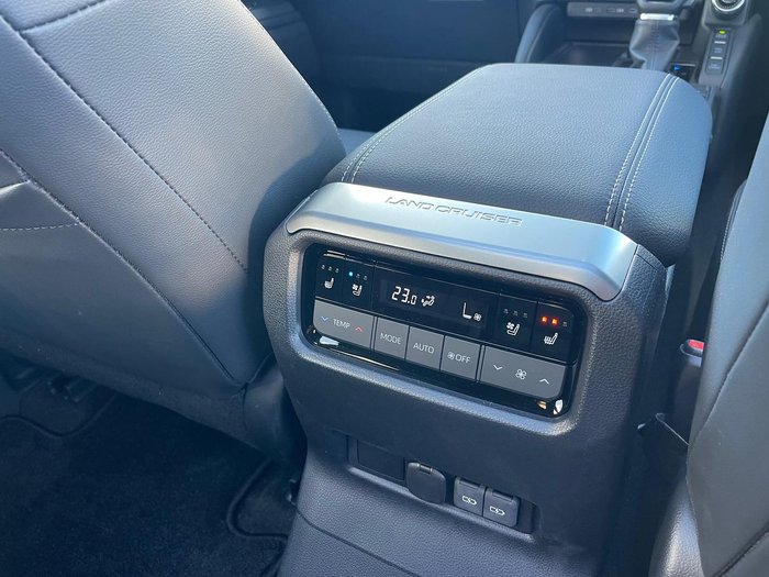 2025 Toyota Landcruiser Prado Kakadu