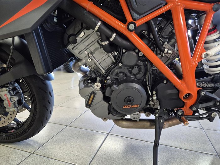 2015 KTM 1290 Super Duke R Super Duke Orange