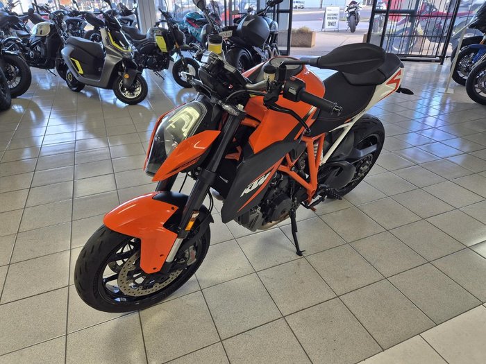 2015 KTM 1290 Super Duke R Super Duke Orange