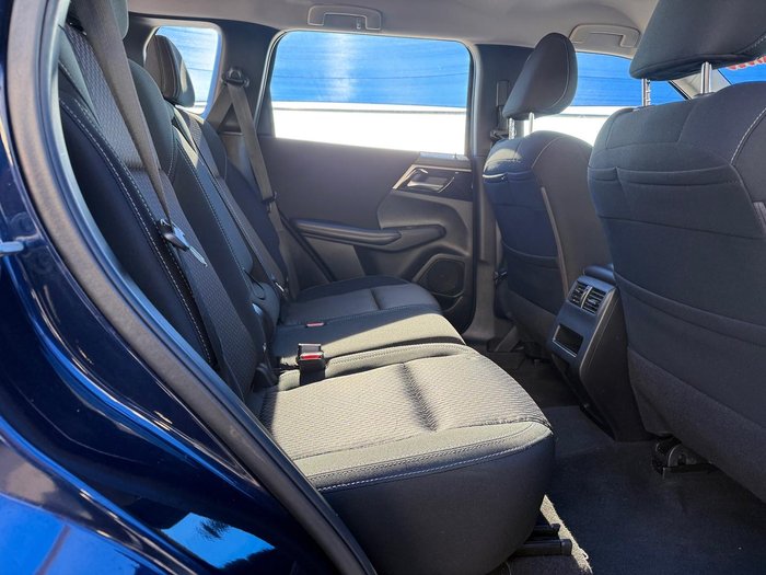 2023 Mitsubishi Outlander ES