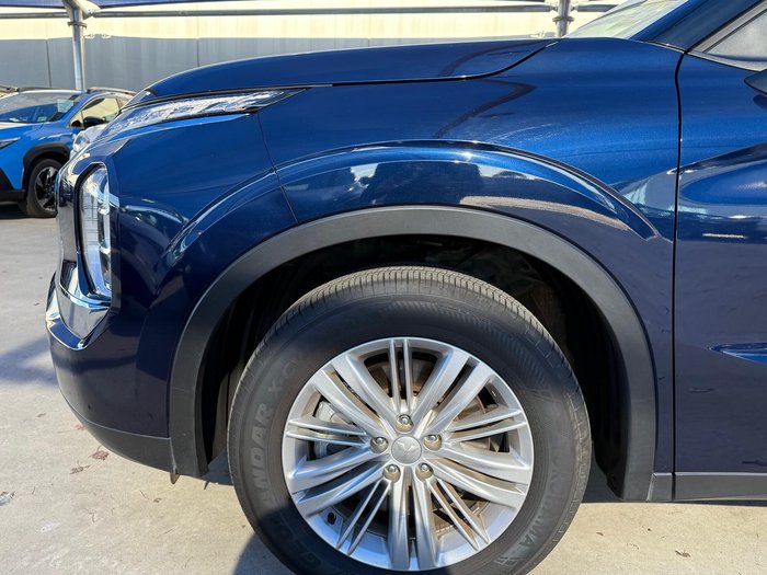 2023 Mitsubishi Outlander ES