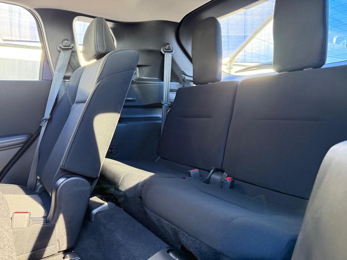 2023 Mitsubishi Outlander ES