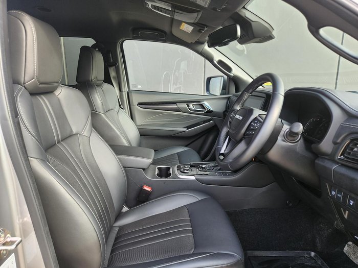 2025 Isuzu MU-X LS-T
