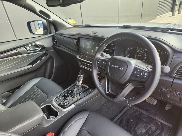 2025 Isuzu MU-X LS-T