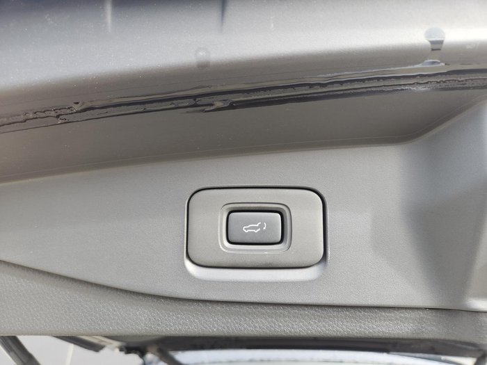2025 Isuzu MU-X LS-T