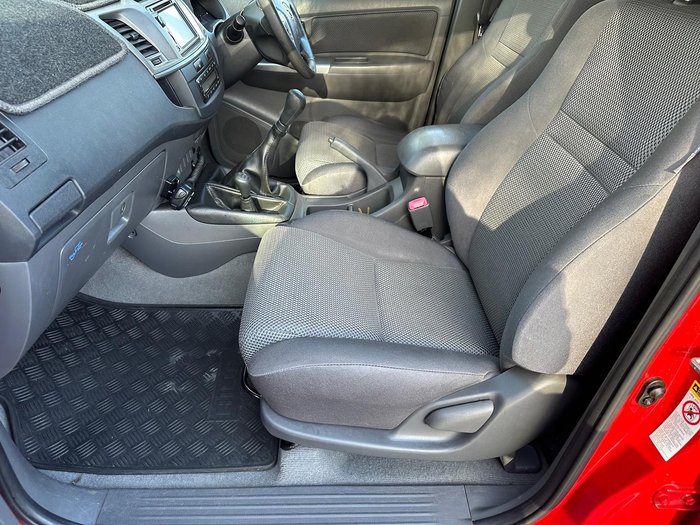 2013 Toyota Hilux SR5