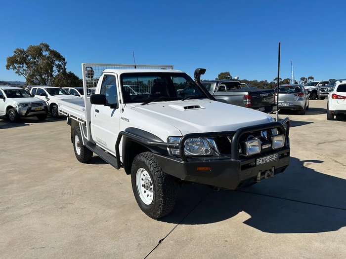 2014 Nissan Patrol DX