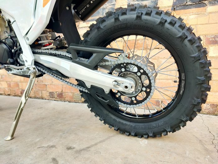 2025 HUSQVARNA TE 300I HERITAGE ENDURO BLUE