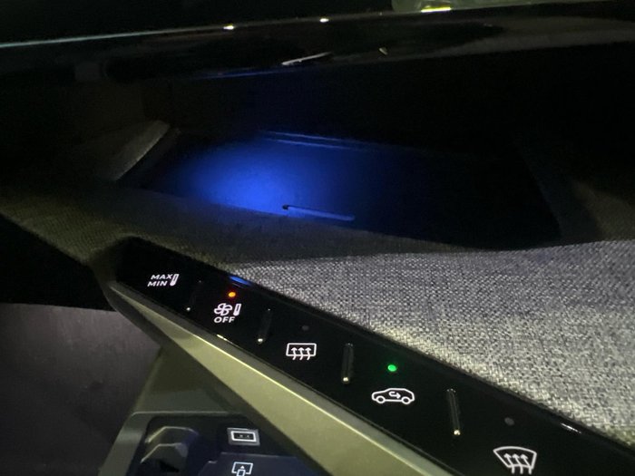 2025 Peugeot 5008 Allure Hybrid