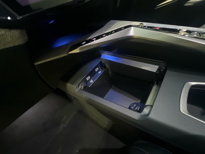 2025 Peugeot 5008 Allure Hybrid