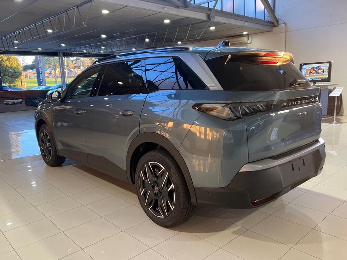 2025 Peugeot 5008 Allure Hybrid