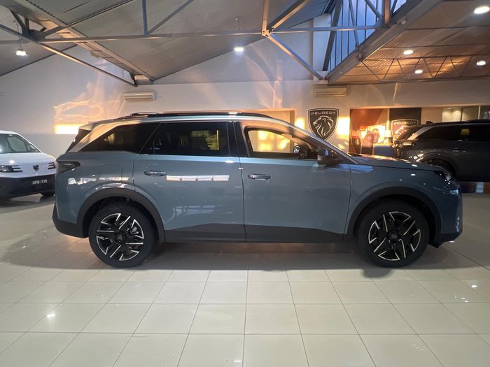 2025 Peugeot 5008 Allure Hybrid