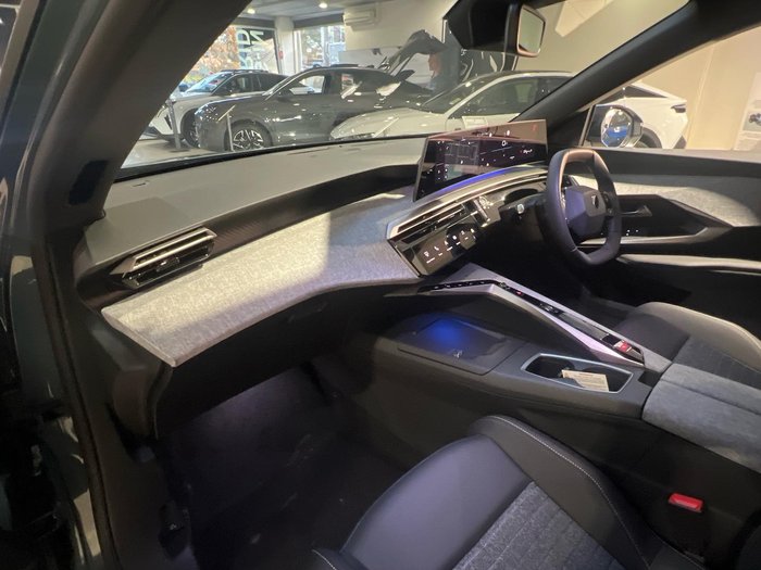 2025 Peugeot 5008 Allure Hybrid